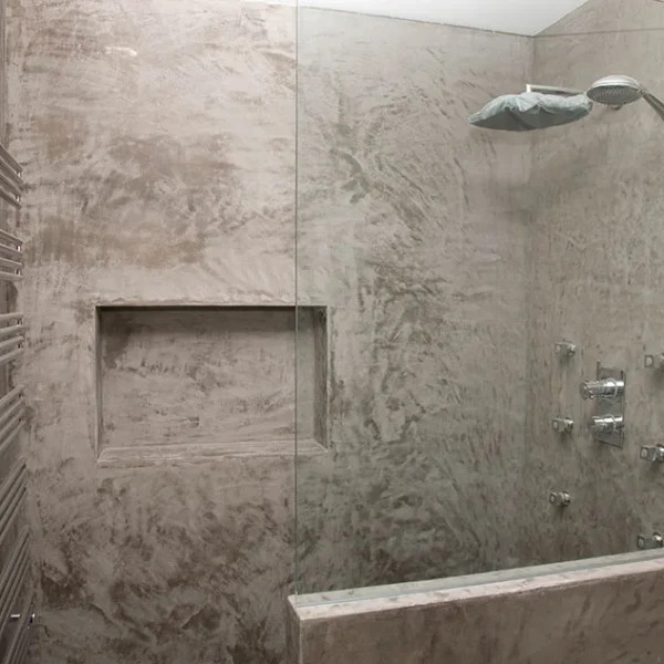 Ducha de estuco en Madrid