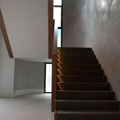 Escaleras de microcemento en Madrid
